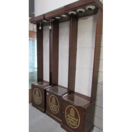 538 - 3 shop display cabinets