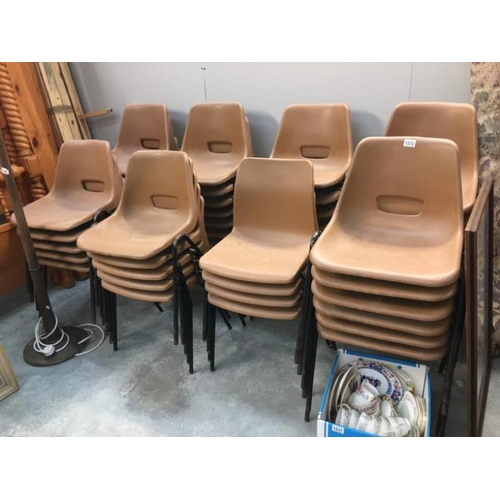 1570 - 48 stacking chairs