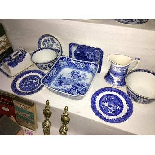 192 - 19 pieces of blue and white china including Meakin, Adams, Copeland Spode etc, some a/f