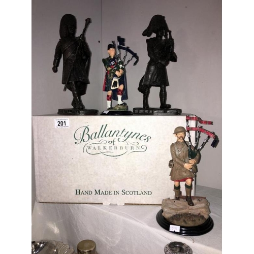 201 - 4 boxed Scottish Piper figures