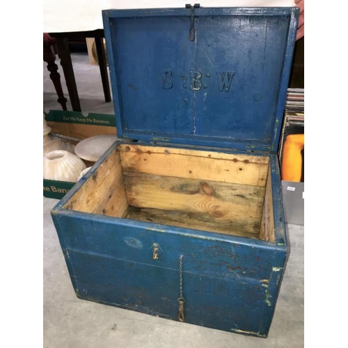 370 - A pine tool box