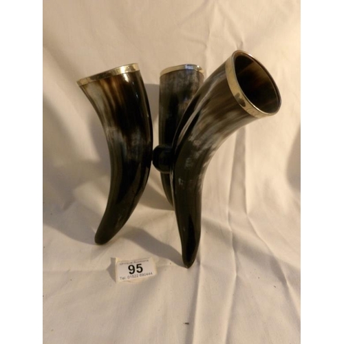 95 - A triple horn vase