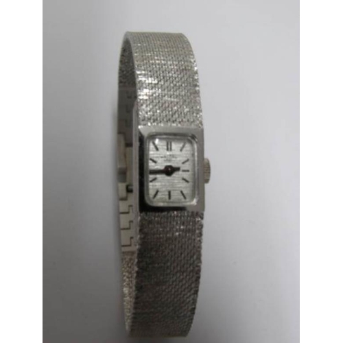 13 - A ladies Rotary wristwatch with mechanical movement