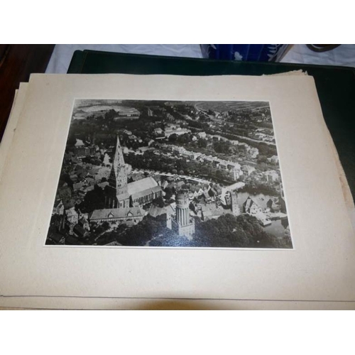 638 - A folder entitled Souvenir of Lunberg 1945 with contents and empty album