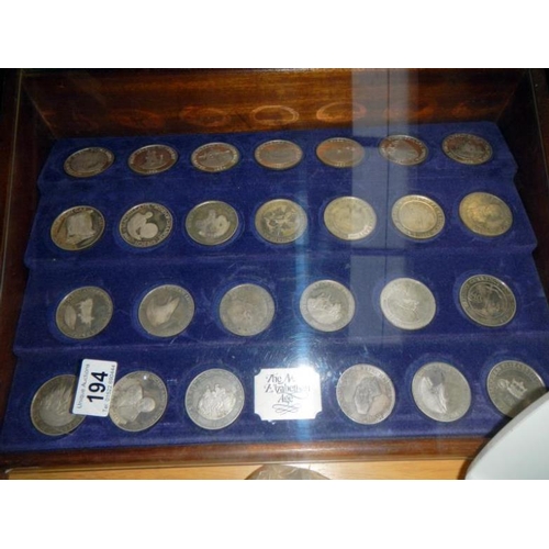 194 - A quantity of British coins including cased collection of New Elizabethan Age