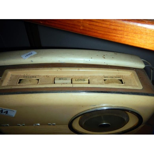 44 - A vintage Bush radio