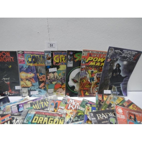 51 - A collection of Marvel and independent comics including Spawn, Moon Knight, Groo, Thor, New Mutants ... 