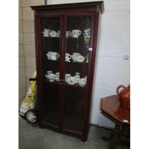 427 - A modern display cabinet