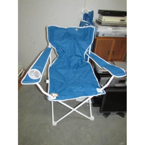 31 - 3 folding garden chairs