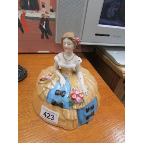 423 - A crinoline lady trinket box