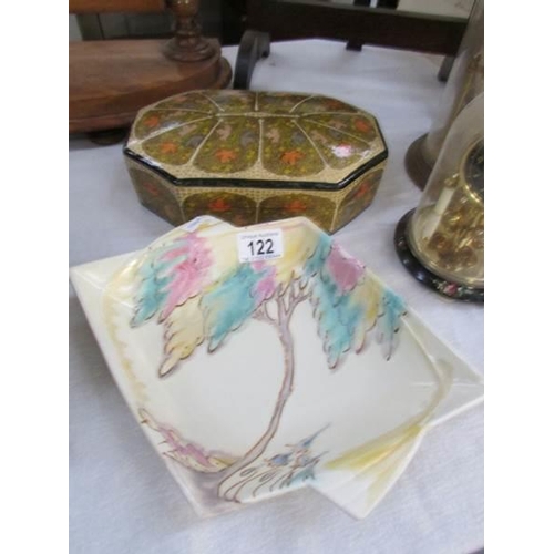 122 - A papier mache' box and a Carlton ware dish (slight a/f)