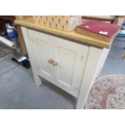 187 - A painted oak 3 drawer / 2 cupboard kitchen island