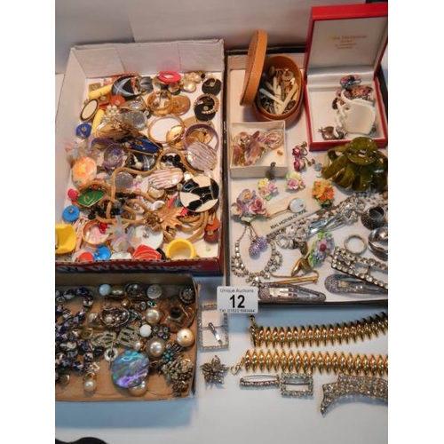 12 - A large mixed lot of costume jewellery.