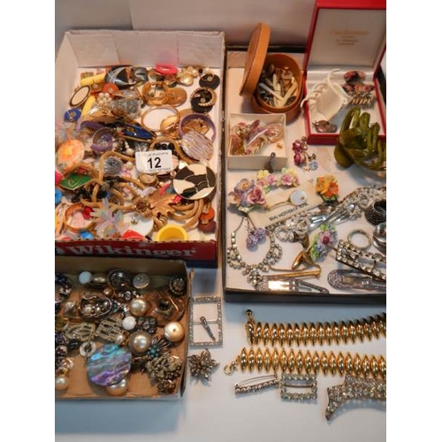 12 - A large mixed lot of costume jewellery.