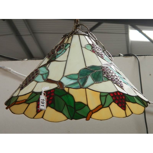 191 - A Tiffany style lamp shade