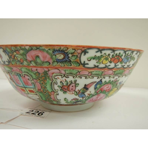 226 - An early 20th century Famille Rose bowl, 8'' diameter.