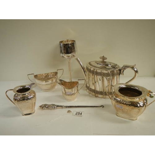 254 - 8 items of good 20th century silver plate and a silver handled button hook.