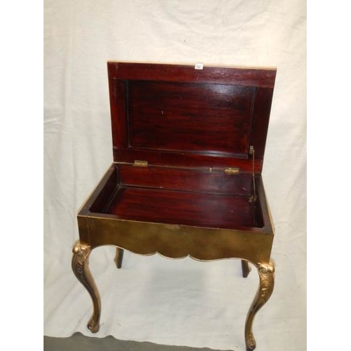 259 - A gilt piano stool, in good condition,