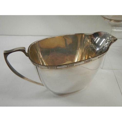 270 - A good 3 piece silver plate tea set. In good condition.