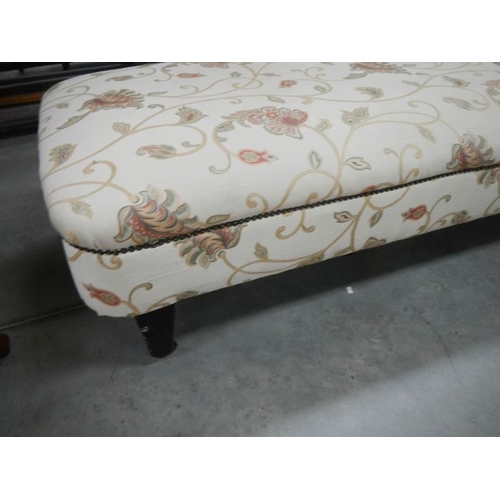 299 - A good mid 20th century scroll arm day bed in good clean condition.