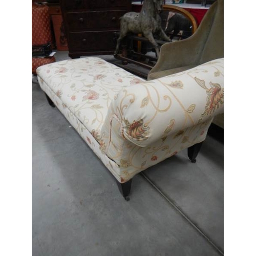 299 - A good mid 20th century scroll arm day bed in good clean condition.