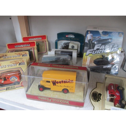 678 - A quantity of boxed mainly Lledo Die cast models