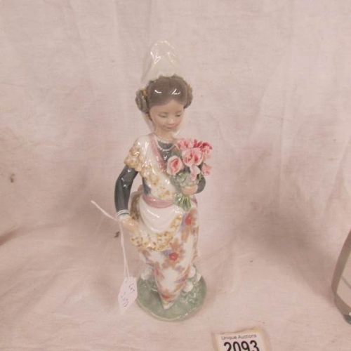 2093 - 2 Lladro figures.