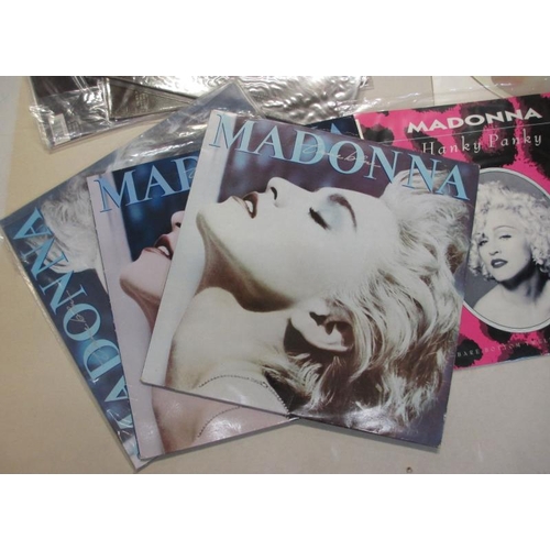 741 - 10 Madonna records and LPs including 3 variants of Like a Virgin LP, 3 variants of True Blue album, ... 