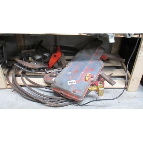 1051 - A Tirfor Tractel 4x4 handwinch T516 1.6 ton with heavy duty cable clamps etc