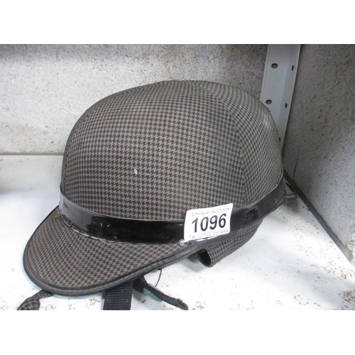 1096 - A vintage Everoak Deerstalker crash helmet