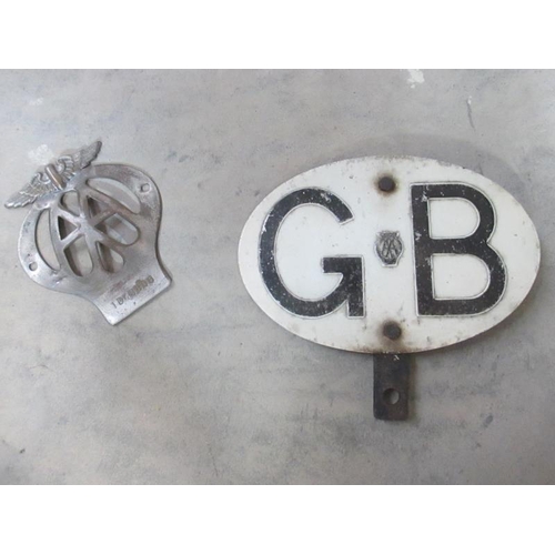 1298 - An AA GB car plaque and AA badge