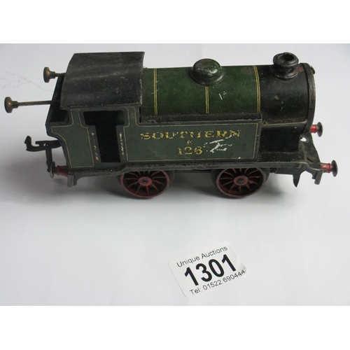 1301 - A Hornby O gauge tinplate clockwork train