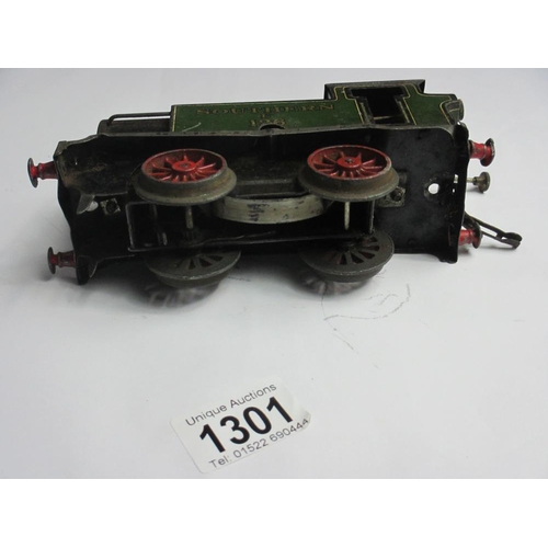 1301 - A Hornby O gauge tinplate clockwork train