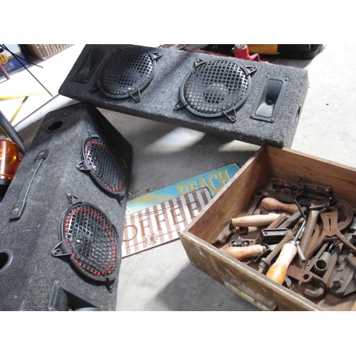 1373 - A pair of car / PA speakers and a box of metal signs / hardware