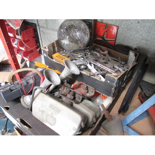 1015 - A huge lot of tools and car items including air horns, early Cibie fog lights, cutters etc