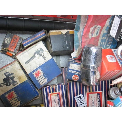 1054 - A large quantity of new old stock 1950s BMC Motor Parts most still in original packaging