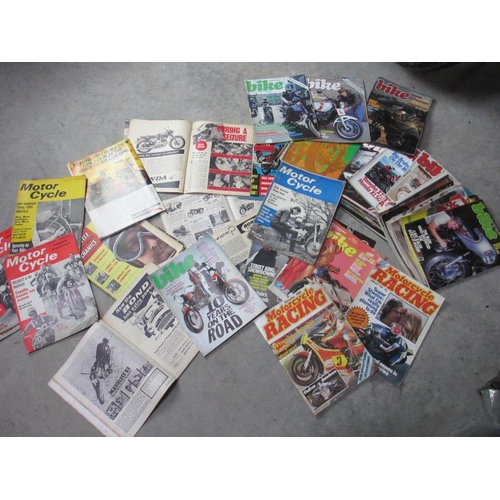 1224 - 2 full shelves of 1950s to 1980s motorcycle magazines