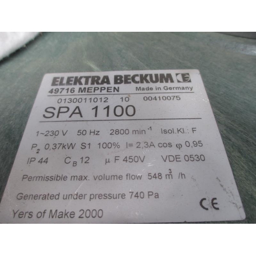 1447 - An Elektra Beckum SPA1100 chipping suction device.