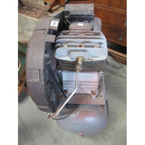 1507 - A Rockworth air compressor in good working order