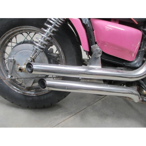 1509 - A Yamaha Virago V twin in metallic pink. First registered July 1988, currently on sorn. REG E891WUM