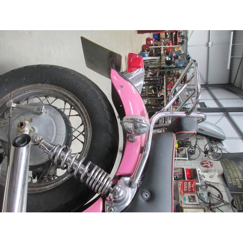 1509 - A Yamaha Virago V twin in metallic pink. First registered July 1988, currently on sorn. REG E891WUM