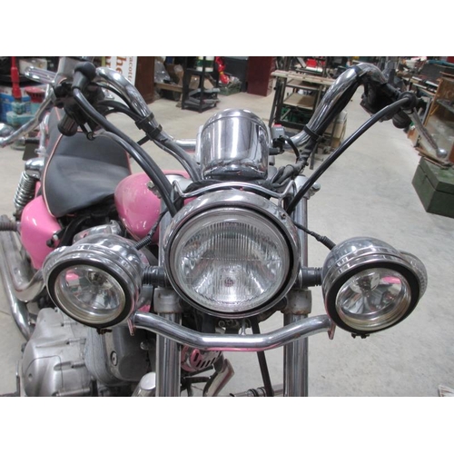 1509 - A Yamaha Virago V twin in metallic pink. First registered July 1988, currently on sorn. REG E891WUM