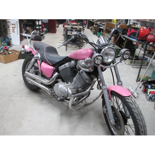 1509 - A Yamaha Virago V twin in metallic pink. First registered July 1988, currently on sorn. REG E891WUM