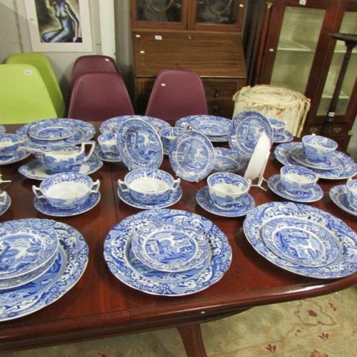 2656 - Approximately 50 pieces of Spode Italian table ware.