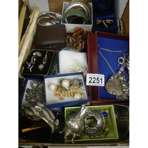 2251 - A large tray of excellent costume jewellery including silver and rings