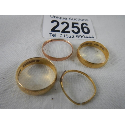 2256 - 1 x 22ct gold ring (weight 4g) and 1 x 18ct gold ring (weight 4g) and 2 9ct gold rings