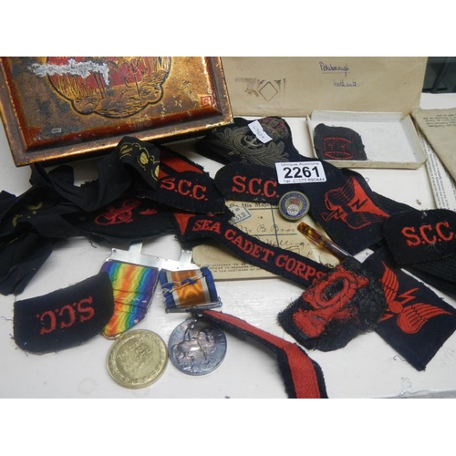 2261 - A quantity of WW1 medals and badges, DVR Brook 8911484 and ephemera.