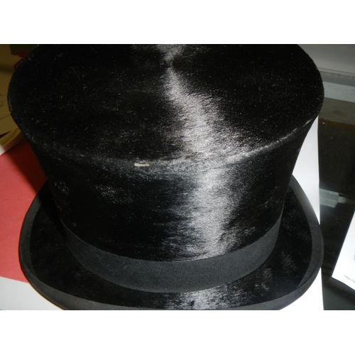 2525 - A leather cased silk top hat marked 'Lincoln', Bennett & Co., Sackville Street, Picadilly, London. H... 