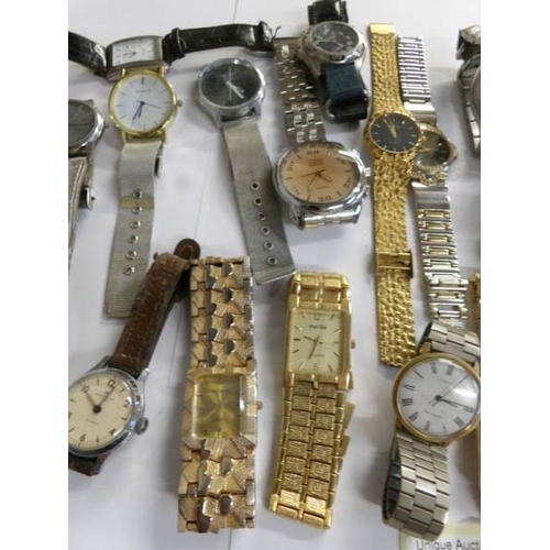 551 - Approximately 25 assorted wrist watches.