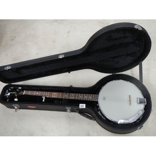 601 - A Union Series TB18DLX-G 5 string banjo, made by Tanglewood.